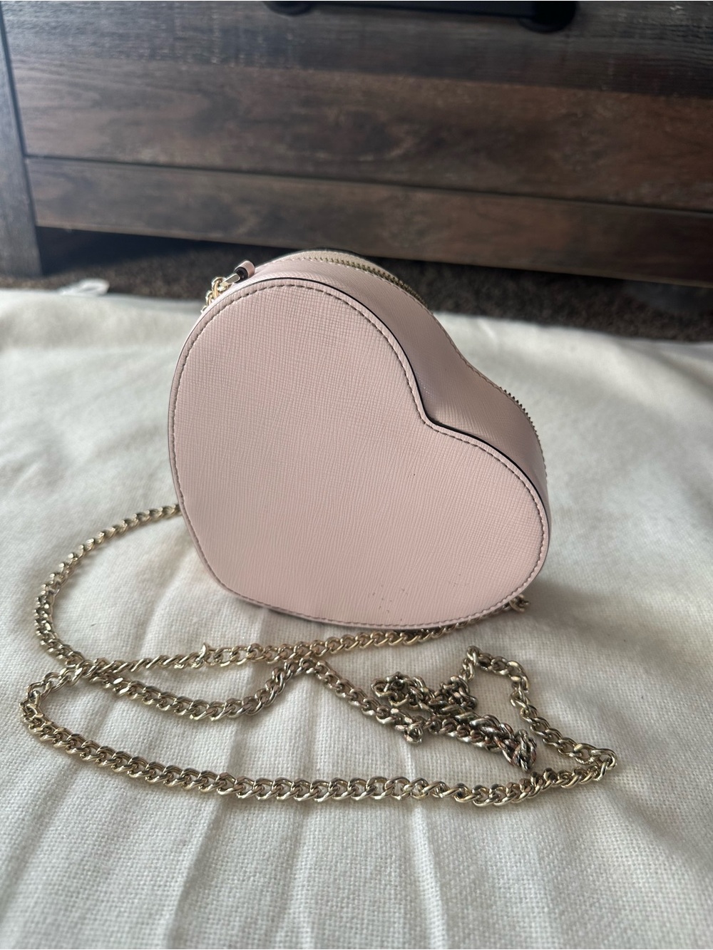 kate spade Pale Pink Heart Crossbody with Gold Chain - Picture 2 of 5